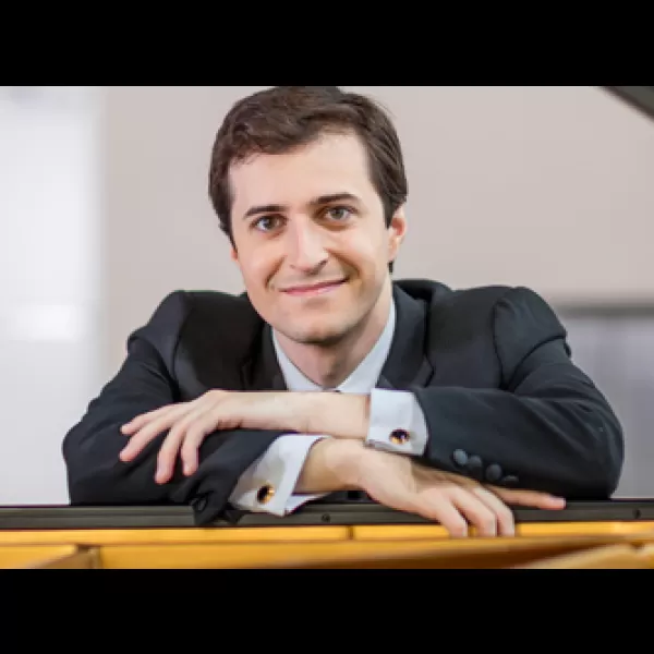 Kenneth Broberg, piano