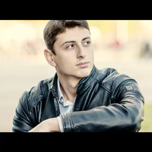 Narek Haknazarian, cello